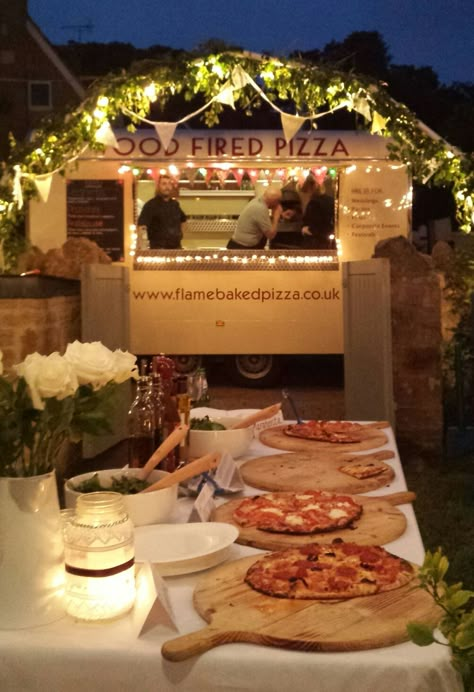 Wedding Pizza Food Truck, Wood Fire Pizza Wedding Catering, Good Truck Wedding, Fire At Wedding, Brick Oven Pizza Wedding, Food Truck Wedding Reception Ideas, Woodfire Pizza Wedding, Italian Wedding Pizza Party, Pizza Truck Wedding Reception