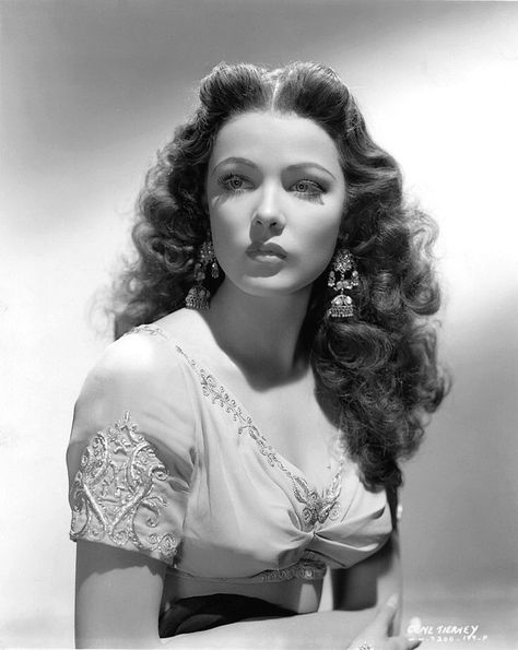 Gene Tierney  Sundown, 1941 Klasik Hollywood, Stars D'hollywood, Gene Tierney, Glamour Vintage, Natalie Wood, Vintage Versace, Classic Actresses, Actrices Hollywood, Hollywood Glam