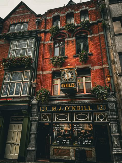 How to spend 2 days in Dublin (with Map) - How to see it all in a short time | Wanderlust & Life Dublin City Aesthetic, Ireland Dublin Aesthetic, Dublin Ireland Aesthetic, Dublin Aesthetic, Ireland City, Dublin Itinerary, Chasing Pavements, Ireland Aesthetic, Morocco Trip