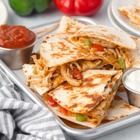 Easy Chicken Fajita Quesadillas Boneless Turkey Breast Roast, Chicken Fajita Quesadillas, Low Cal Dinners, Fajita Quesadilla, Healthy Quesadilla, Mini Meatloaf Muffins, Turkey Breast Roast, Boneless Turkey Breast, Struggle Meals