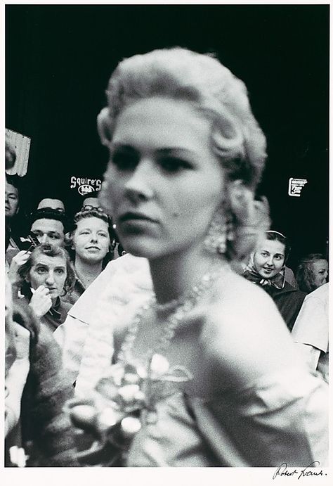 Robert Frank - Movie Premiere, Hollywood, 1956. ° Robert Frank Photography, Frank Movie, Edward Steichen, Saul Leiter, Film Premiere, Walker Evans, American Photography, Robert Frank, Popular Photography