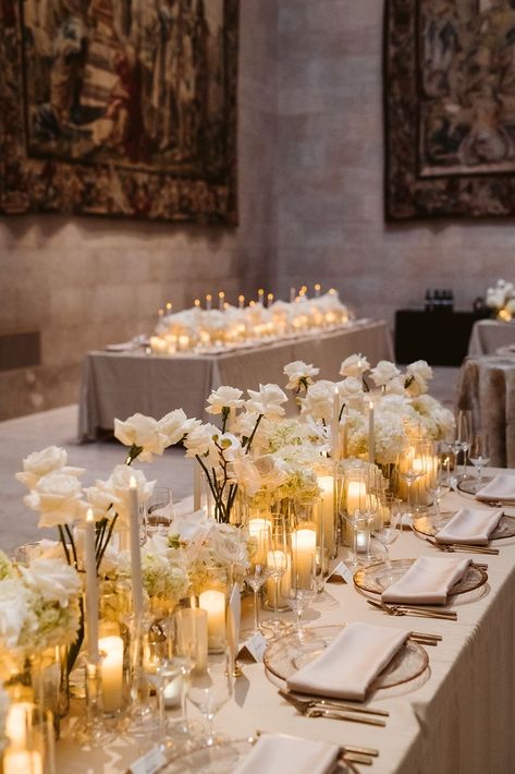 Elegant Dinner Decorations, Romantic Decor Wedding, Wedding Table Modern, Contemporary Wedding Decorations, Timeless Reception Decor, Art Deco Flowers Wedding, Modern Italian Wedding Decor, Elegant Wedding Tablescapes, Wedding Florals Centerpiece