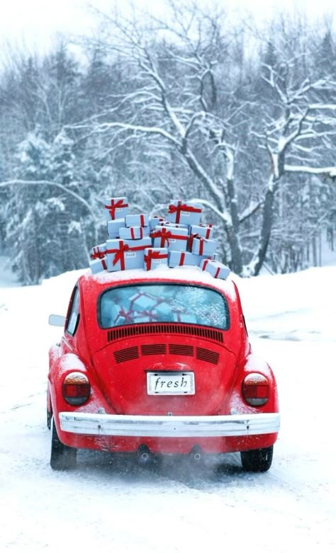 Red VW Beetle with Christmas gifts Christmas  Toni Kami Joyeux Noël Great Winter photography by Fresh ® http://www.pinterest.com/freshbeauty/ Christmas Car, Winter Diy, Red Car, Noel Christmas, Vw Beetle, Christmas Love, Ho Ho Ho, Christmas Aesthetic, Love Christmas