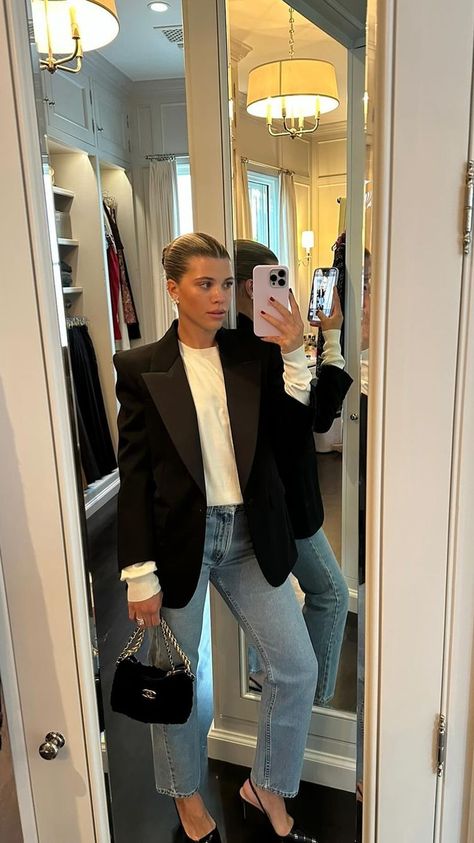 These 4 Sofia Richie Grainge Outfit Formulas Make Quiet Luxury Accessible Sophia Richie, Date Night Outfit Ideas, Night Outfit Ideas, Chique Outfit, Style Désinvolte Chic, Style Casual Chic, Chique Outfits, Outfit Chic, Sofia Richie