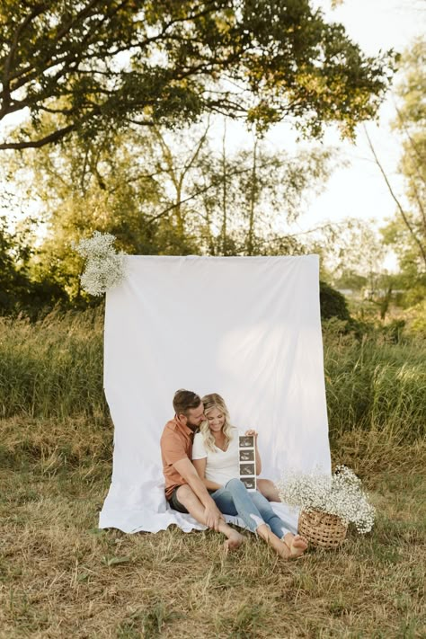 Photo Clothesline, White Sheet Photoshoot, Sheet Photoshoot, Pregnancy Announcement Photography, Muskoka Ontario, Maternity Picture Outfits, Pregnancy Announcement Pictures, Spring Minis, Pregnancy Announcement Photoshoot