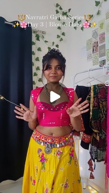 Saree Blouse Hacks, Garba Blouse, Draping Styles, Navratri Garba, Too Much Work, Clothes Hacks, Saree Draping Styles, Navratri Chaniya Choli, Saree Draping