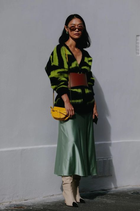 Casual Eclectic Outfits, Eccentric Outfits Street Style, Sophisticated Outfits Classy Chic, Lunch Outfit Ideas Casual, Grownish Zoey, Whimsical Outfit Aesthetic, Lunch Fits, Green And Blue Outfit, Dinner With Friends Outfit