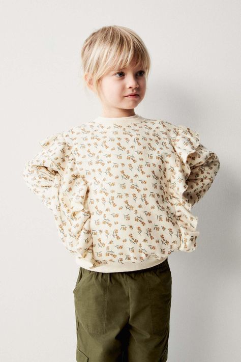 Baby Girls' Sweatshirts | ZARA Australia - Page 2 Floral Sweatshirt, Zara Australia, Round Neck Sweatshirts, Zara Kids, Fashion Kids, Mini Fashion, Zara United States, Cool Kids, Ruffles