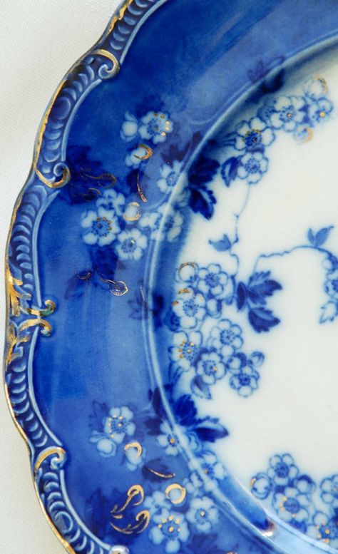 Blue And White China Aesthetic, Porcelain China Blue, Blue Porcelain Design, China Blue Aesthetic, China Plate Pattern, Fine China Aesthetic, Fine China Design, Blue Porcelain Aesthetic, Blue China Aesthetic