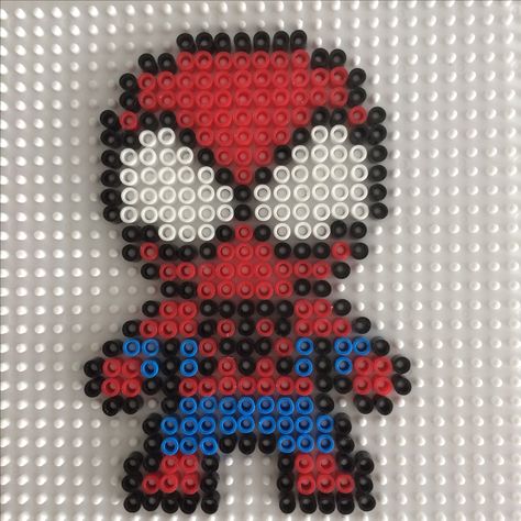 Spider-Man strijkkralen Iron Beads Spiderman, Spider Man Perler Beads, Parlor Beads, Easy Perler Bead Patterns, Melty Bead Patterns, Pearl Beads Pattern, Beaded Spiders, Perler Crafts, Beads Designs