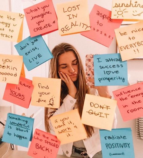 Post It Photoshoot, Post It Notes Ideas Wall Aesthetic, Sticky Notes Quotes, Mirror Quotes, Notes Quotes, Instagram Baddie, Foto Tips, Note To Self Quotes, Sticky Note