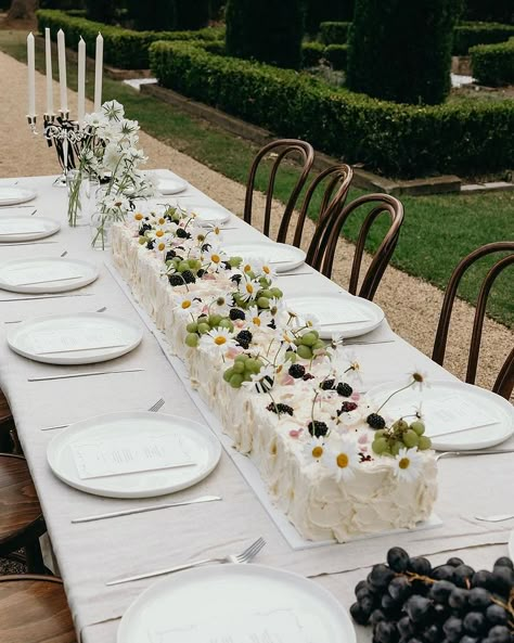 🌼🍰• NEW TREND • 🌼🍰 ‘ The Centrepiece Cake’ — Perfect for long lunches, spring soirées, festive get togethers, birthday celebrations… this… | Instagram Wedding Sheet Cakes, Edible Centerpieces, Cake Centerpieces, Hunter Valley Wedding, Wedding Buffet, Cake Trends, Sweet Table, Cake Table, Wedding Cake Designs