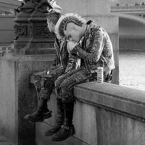 1970s Punk, Punk Guys, Punk Mohawk, Punk Boy, 70s Punk, British Punk, 80s Punk, Punk Culture, Fashion 80s