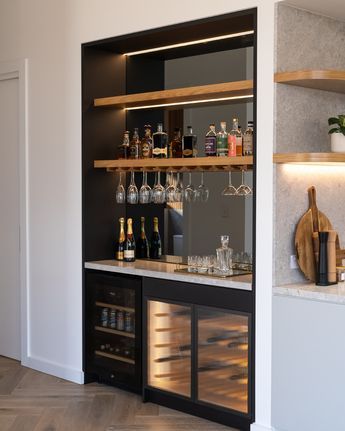 G+T, anyone? 🍸 The inbuilt bar at #moseley is a must-have feature for anyone who loves to entertain, or who prioritises a well-deserved… | Instagram Bar In Living Room, Bar Nook, Cart Bar, Home Bar Cabinet, Bar Sala, Modern Home Bar, Home Bar Rooms, Designing A Home, Concrete Countertop