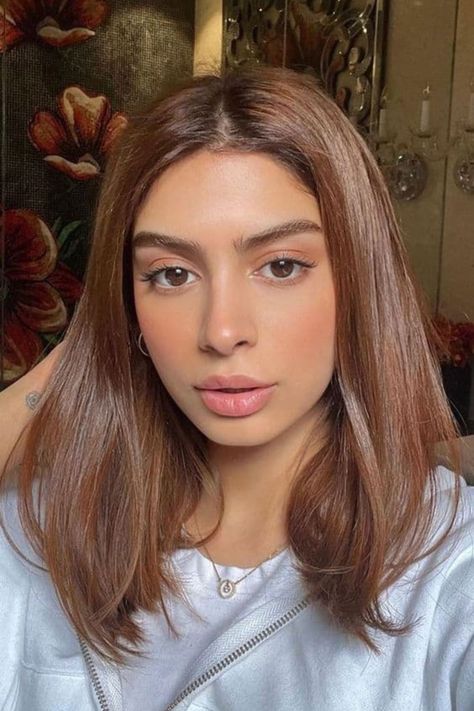 ¿Cuál es el color de tinte de cabello para morena clara que mejor nos va a las chicas de piel canela ligera? Son muchos y eso nos encanta tanto como nos gusta reinventarnos. Hair Color Inspo For Indian Skin, Light Brown Hair On Indian Skin, Pelo Chocolate Claro, Blonde Hair On Indian Skin, Color Hair For Morena Skin, Hair Color For Brown Skin Indian, Hair Color For Morena Skin, Hair Color For Morena, Trendy Fall Hair Color