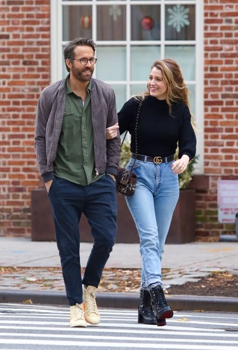 Ryan Reynolds Style, Business Casual Men Work, Hugo Gloss, Blake Lively And Ryan Reynolds, Mens Street Style Summer, Blake Lively Ryan Reynolds, Couple Fits, Color Combinations For Clothes, Mens Casual Outfits Summer