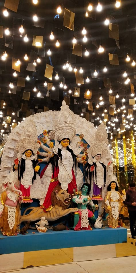 Durga Puja Kolkata Wallpapers, Durga Pujo Aesthetics, Durga Maa Bengali, Durga Puja Pic, Durga Maa Aesthetic, Durga Kolkata, Durga Puja Aesthetic, Durga Thakur, Kolkata Durga Puja