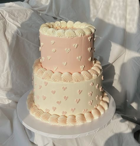 Birthday Cake Wishes, Bolo Vintage, 14th Birthday Cakes, Tiered Cakes Birthday, 13 Birthday Cake, Vintage Birthday Cakes, Sweet 16 Birthday Cake, Expressions Of Love, Pink Birthday Cakes