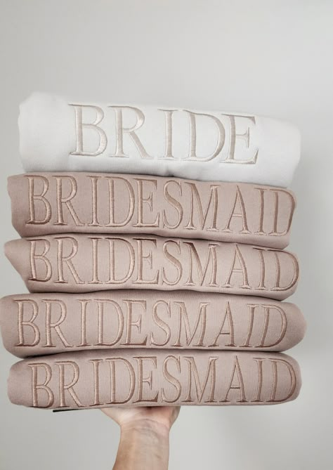 Bridesmaids Gift Ideas Day Of, Gifts For Bride From Bridal Party, Wedding Gifts For Him From Bride, Bach Gifts From Bride, Wedding Suviniers, Engagement Gift Ideas For The Bride, Wedding Family Gifts, Selling Embroidery Items, Useful Bridesmaid Proposal Gifts