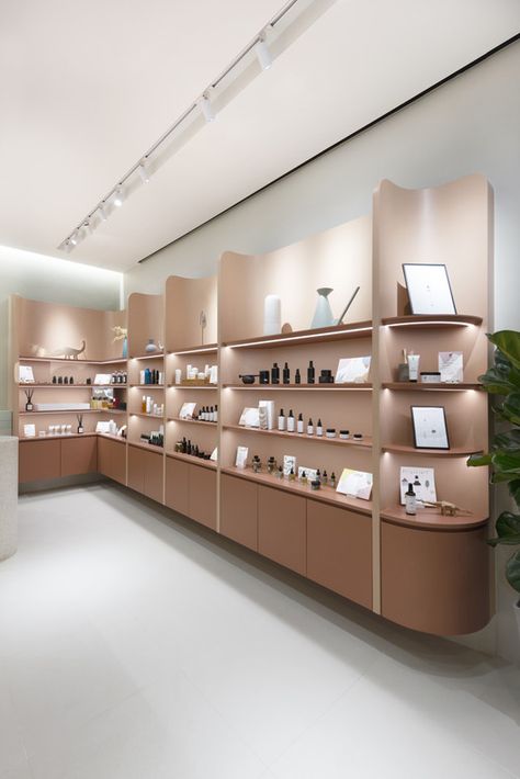 Cosmetics Store, Pharmacy Design, Architecture Magazines, Salon Interior Design, Cosmetic Shop, Retail Interior, Store Interior, Retail Space, Decor Minimalist