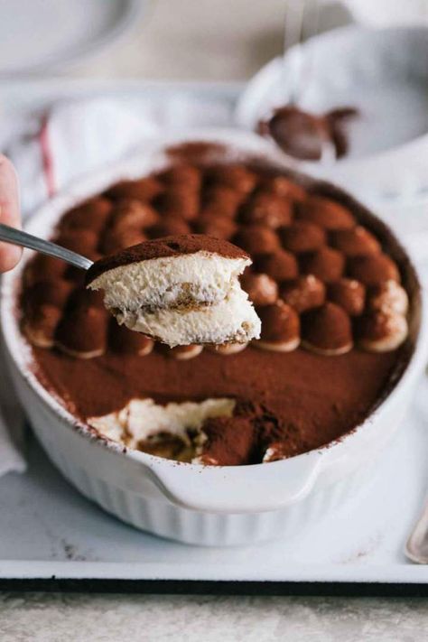 Classic Tiramisu is an easy Italian dessert made with ladyfingers, coffee, and creamy mascarpone cream. Simple recipe and delicious result. Italian Desserts Easy, Fluffy Layers, Classic Tiramisu, Tiramisu Recipe, Coffee Cookies, Swiss Roll, Italian Desserts, Pavlova, Food Cravings