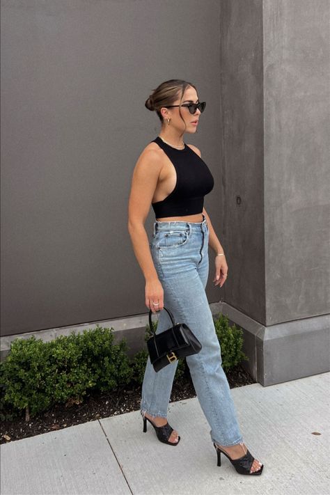 Black Heels Sandals Outfit, Outfits With Sandals Heels, Black Heels Summer Outfit, Mule Heels Outfit Fall, Women Heels Outfit, Classy Sandals Outfit, Black Heels Outfit Summer, Short Heel Outfit, Heeled Flip Flops Outfit