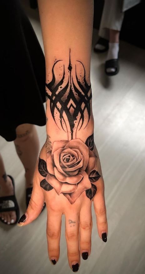 Hand Tattoo For Women Unique, Asthetic Tattoos Woman Hand, Viking Hand Tattoos For Women, Hand Tattoo Inspiration, Rose Hand Tattoo Woman, Tattoo Hands Woman, Tatoos Ideas Female, Hand Tats For Women, Full Hand Tattoos For Women