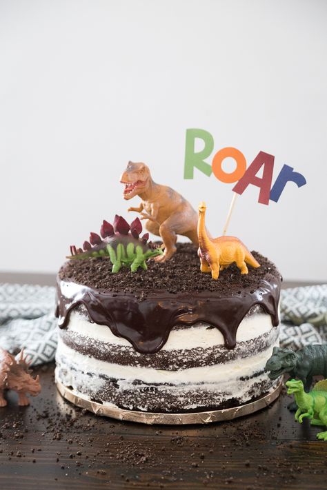 Kids Dinosaur Cake, Made To Be A Momma, Dinosaur Cake Topper, Dino Cake, Dinosaur Cake Toppers, Dinosaur Birthday Cakes, Anniversaire Diy, Dinosaur Themed Birthday Party, Dino Birthday Party