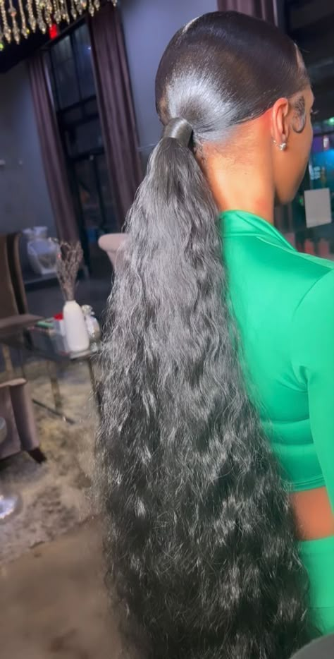 Body Wave Low Ponytail, Ponytail Hairstyles For Black Women Middle Part, Low Middle Part Ponytail, Track Hairstyles Black, Middle Part Low Ponytail, Ponytail Hairstyles For Black Women Weave, Low Ponytail Hairstyles For Black Women, Sleek Ponytail Weave, Middle Part Ponytail