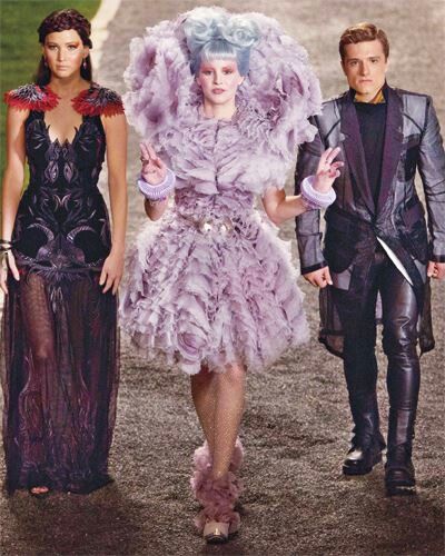 Hunger Games Costume, Hunger Games Outfits, Hunger Games Fashion, Capitol Couture, Effie Trinket, The Hunger Games Catching Fire, Septième Art, Hunger Games Series, Hunger Games 3