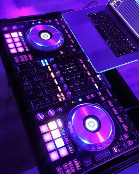 Electronic Dance Music Aesthetic, Music Technology Aesthetic, Cyberpunk Dj, Electronic Music Aesthetic, Purple Music Aesthetic, Pop Music Aesthetic, Edm Aesthetic, Edm Art, Melody Piper