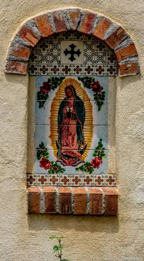 Praying Room, Mexican Gothic, Hacienda Style Homes, Mexican Culture Art, Virgin Of Guadalupe, Makeup Photo, Mexican Home Decor, Mary Statue, Mexico Art