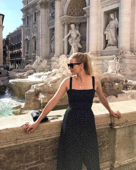 Week In Italy, European Travel Outfit, What To Wear In Italy, Rome Outfits, Italy Travel Outfit, Outfit Elegantes, Europe Travel Outfits, Travel To Italy, Italy Summer