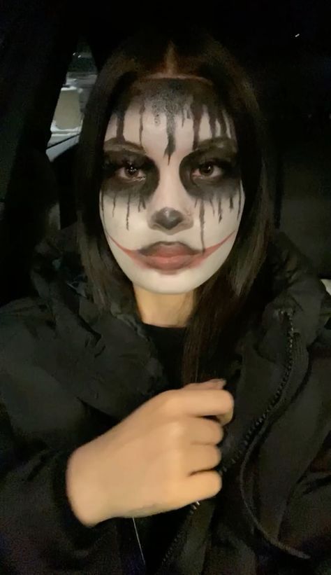 Carti Halloween Fit, Makeup Ideas For Halloween Easy, Playboi Carti Vamp Makeup, Play Boy Carti Makeup Halloween, Carti Halloween Make-up, Playboi Carti Makeup Halloween, Playboi Carti Halloween Costume, Carti Vamp Makeup, Carti Clown Makeup