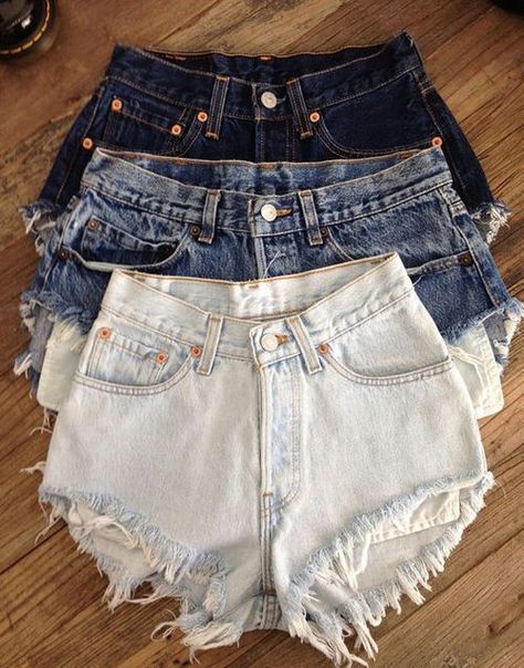 Summer Jean Shorts Outfit, Rich Closet, Mode Rockabilly, Denim Washes, Distress Jeans, Cher Horowitz, Summer Shorts Outfits, Jeans For Short Women, Levis Denim