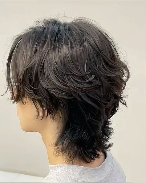 Androgynous Hair, Men Haircut Curly Hair, Short Grunge Hair, Short Hair Tomboy, Mullet Haircut, Hair Inspiration Long, Mens Hairstyles Thick Hair, Wavy Hair Men, Hair Inspiration Short