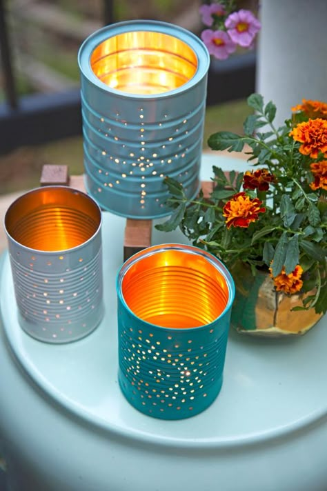 Tin Can Lights Diy, Tin Can Luminaries Diy, Diy Can Ideas, Garden Decor Diy Recycle Craft Ideas, Cheap Diy Outdoor Patio Ideas, Diy Garden Lanterns, Diy Luminaries Outdoor, Tin Crafts Diy, Homemade Lamps Ideas