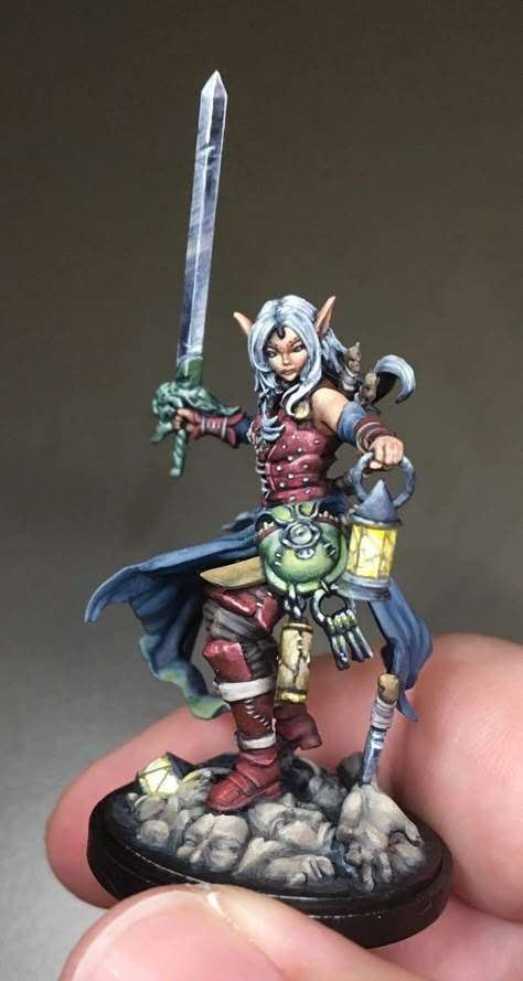 Dnd Character Figurine, Dnd Painted Miniatures, Miniature Figure Painting, Dnd Mini Figures, D D Miniatures, D&d Miniatures Painted, Dnd Figures Diy, Miniature Figures Fantasy, Dnd Figures