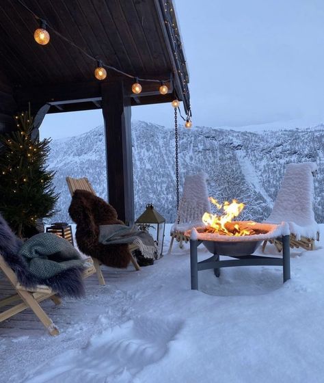 🍃‏ً on Twitter: "Mood 🔥… " Norway Winter, Snow Trip, Winter Cabin, Winter Getaway, Cabin In The Woods, Swiss Alps, Winter Wonder, Ski Trip, Winter Aesthetic