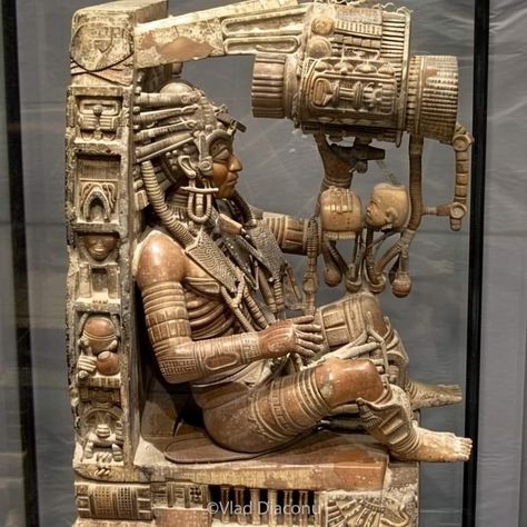 Alien Facts, Ancient America, Alien Artifacts, Ancient Discoveries, Ancient Astronaut, Ancient History Facts, Mayan Art, Ancient Statues, Ancient Technology