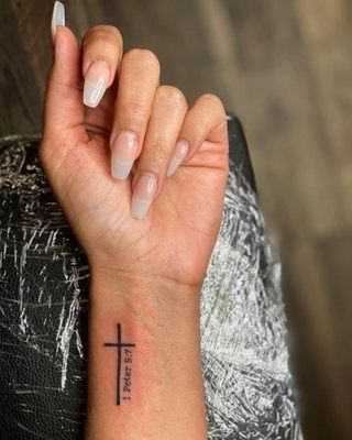 Letters Tattoo, Verse Tattoos, Cross Tattoos For Women, Cute Hand Tattoos, Pretty Hand Tattoos, Tasteful Tattoos, Tattoos For Black Skin, Pretty Tattoos For Women, Dope Tattoos For Women