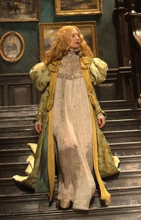 Crimson Peak Costumes, Edith Cushing, Mia Wasikowska, Crimson Peak, Karakter Disney, Strange Places, Mia 3, Movie Costumes, 인물 사진