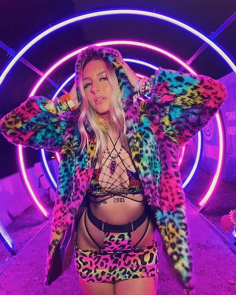 She’s giving Lisa frank goes to a rave 🐆 Lisa Frank Outfit Aesthetic, Lisa Frank Fashion, Lisa Frank Aesthetic Outfit, Lisa Frank Inspired Outfit, Lisa Frank Photoshoot, Lisa Frank Aesthetic Clothes, Lisa Frank Outfit Ideas, Lisa Frank Outfit, 90s Rave Party