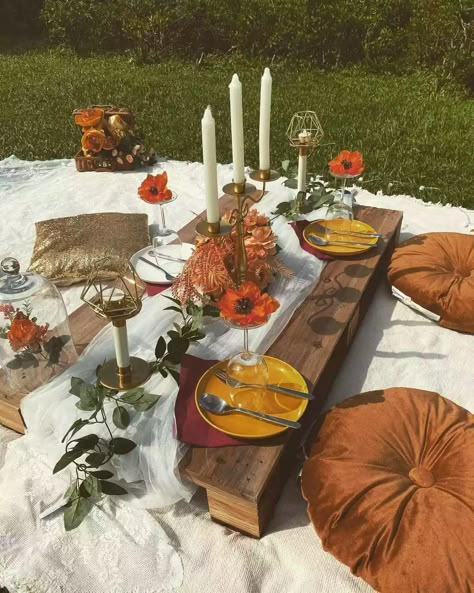 For an outdoor gathering that's for just a few, bust out the picnic blankets. But this isn't the picnic of your childhood—use candles, elegant server ware, and plush cushions for an upscale vibe. We love this earthy, boho picnic aesthetic but you can match your picnic decor to your vibe! #PicnicAesthetic #BohoPicnic #PicnicAestheticIdeas #MyDomaine Party Decoration Ideas, Fall Picnic, Picnic Decorations, Party Setup, Garden Picnic, Outdoor Birthday, Boho Picnic, Old Oak Tree, Romantic Picnics