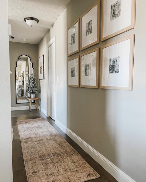 Narrow Hallway Decorating, Hal Decor, Decor Wallpaper, Home Entrance Decor, Ideas Living Room, Aesthetic Home, Decoration Inspiration, Entry Way, Decor Aesthetic