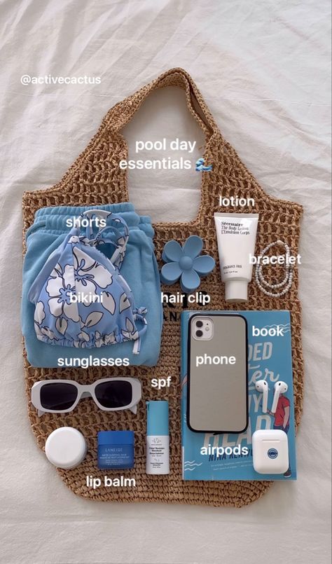 Pool Bag Essentials, Schul Survival Kits, Summer Bag Essentials, Everyday Bag Essentials, Beach Bag Essentials, School Bag Essentials, Backpack Essentials, Travel Bag Essentials, Inside My Bag