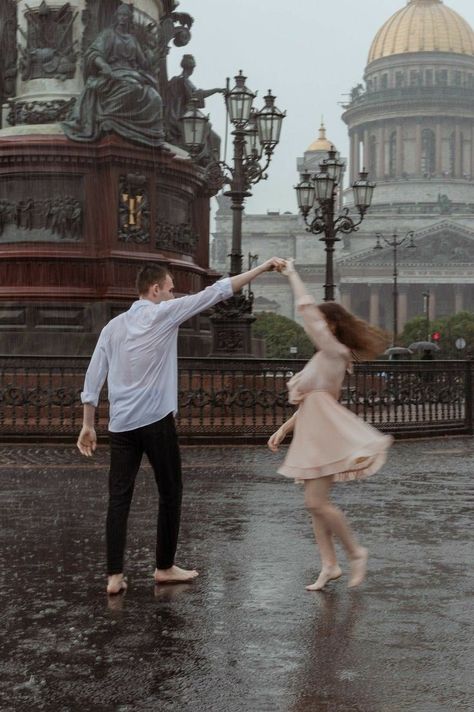 Couple In Rain Romantic Aesthetic, Dancing In Rain Couple Aesthetic, Interesting Wedding Photo Ideas, Couple Dance Pictures Poses, Couple Pictures In The Rain, Couples Dance Aesthetic, Couple Dancing Photography Romantic, Couple In Rain Photography, Rainy Day Couple Aesthetic