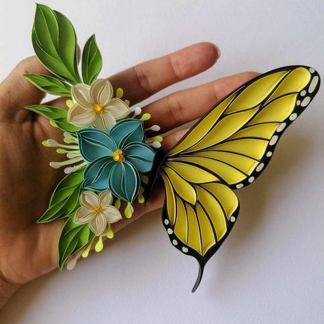 Paper Curling, Quilling Butterflies, Quilled Butterfly, Quilling Butterfly, 4h Ideas, Creative Art Activities, Quilling Flower Designs, Butterfly Outline, Arte Quilling