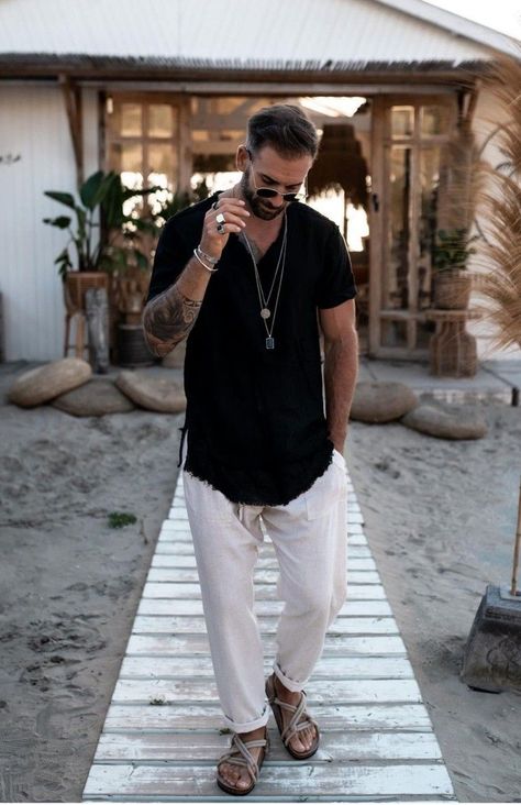 Boho Men Style, Tulum Outfits, White Mexican, Spiritual Style, Mexican Boho, Bohemian Style Men, Mode Hippie, Boho Men, Boho Summer Outfits