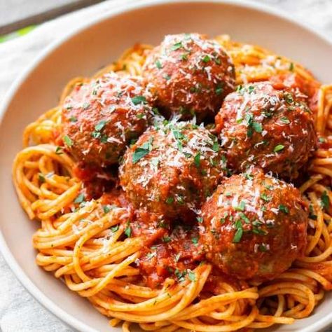 Melt-In-Your-Mouth Italian Meatballs - Cookerru Baked Spaghetti And Meatballs, Baked Italian Meatballs, Homemade Italian Meatballs, Italian Meatballs Recipe, Best Meatballs, Meatball Recipes Easy, Beef Meatballs, Homemade Meatballs, Italian Meatballs